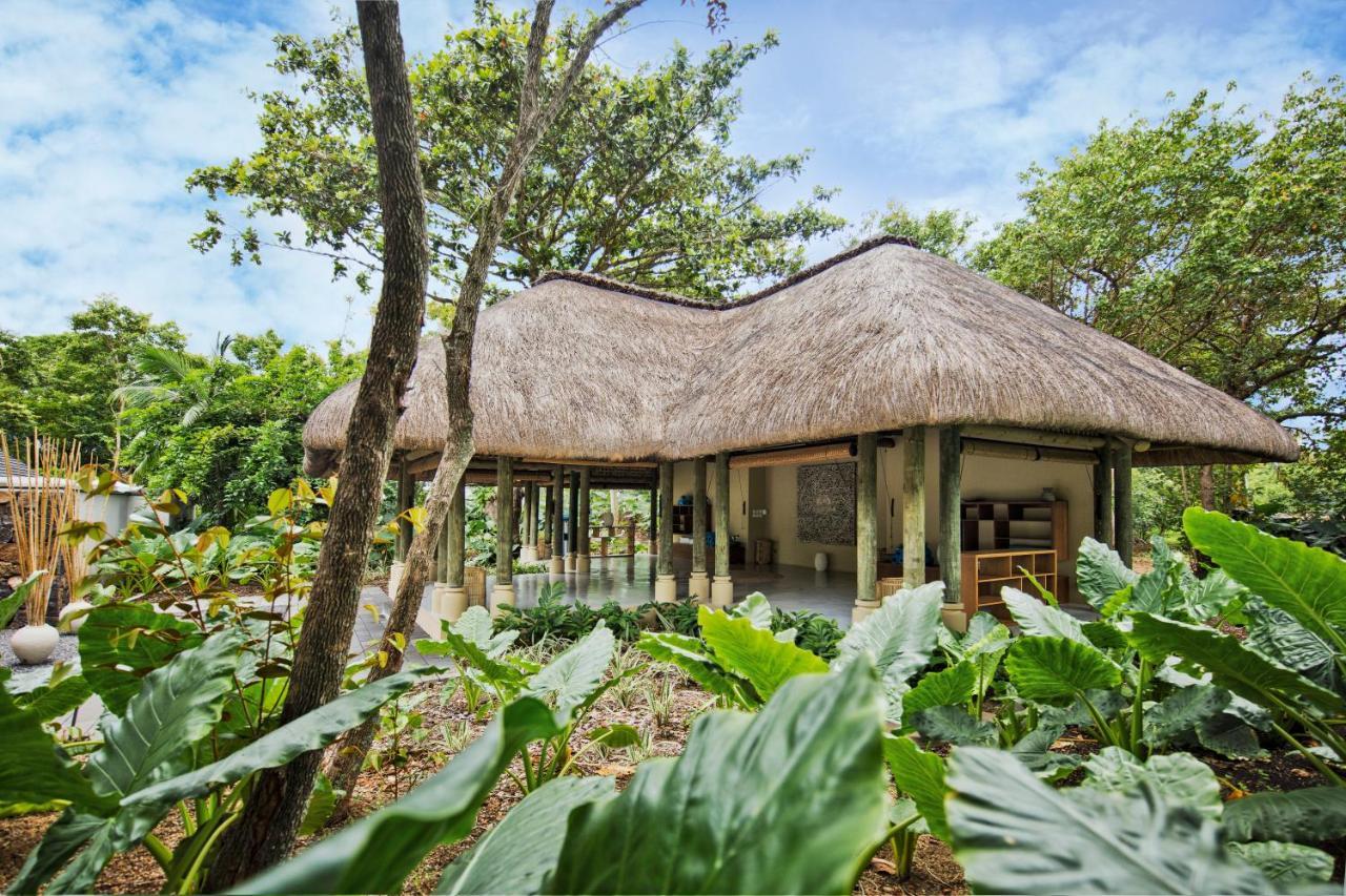 Heritage Le Telfair Golf & Wellness Resort Bel Ombre Bagian luar foto The resort's main building