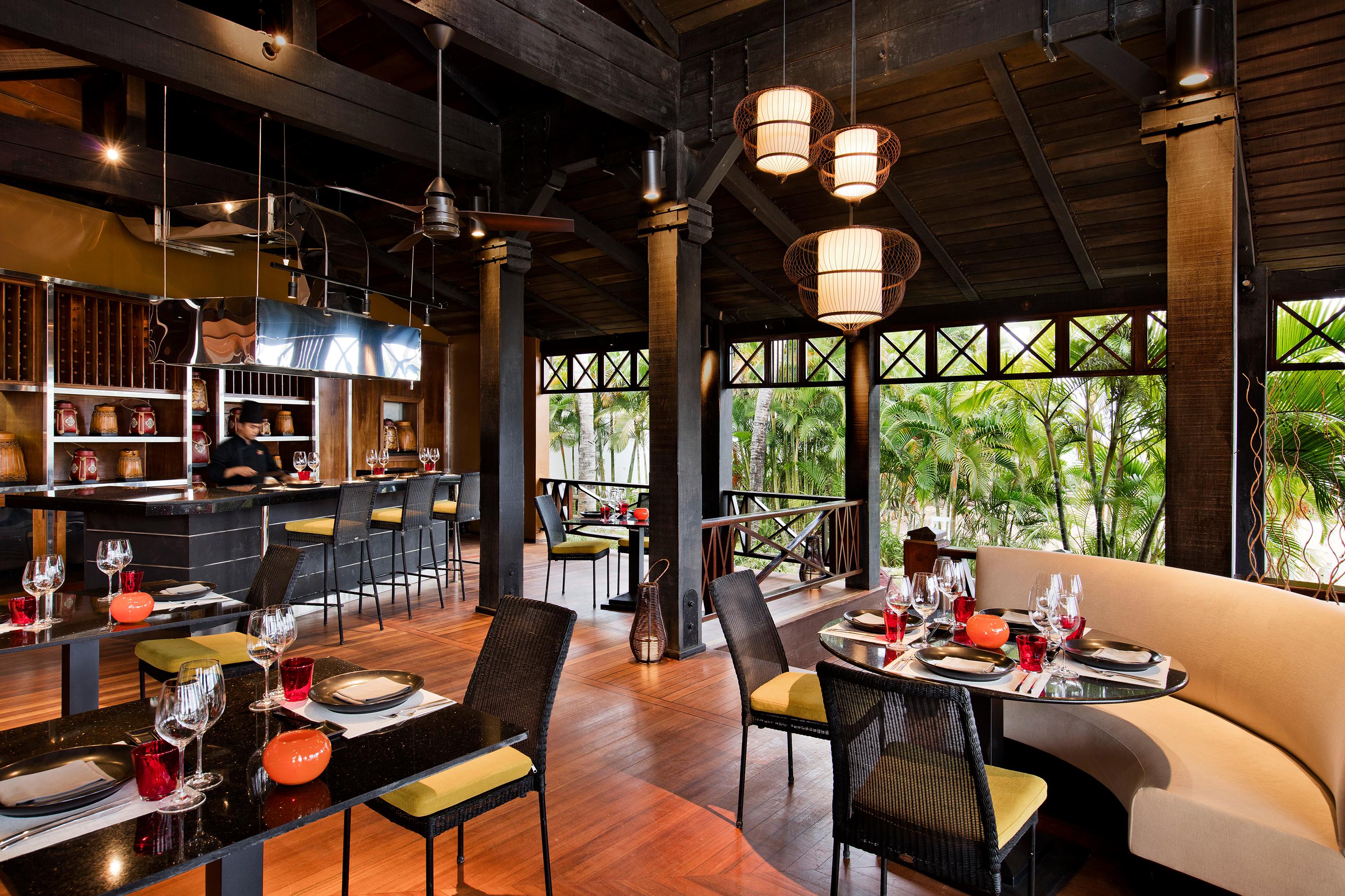 Heritage Le Telfair Golf & Wellness Resort Bel Ombre Bagian luar foto The interior of the restaurant