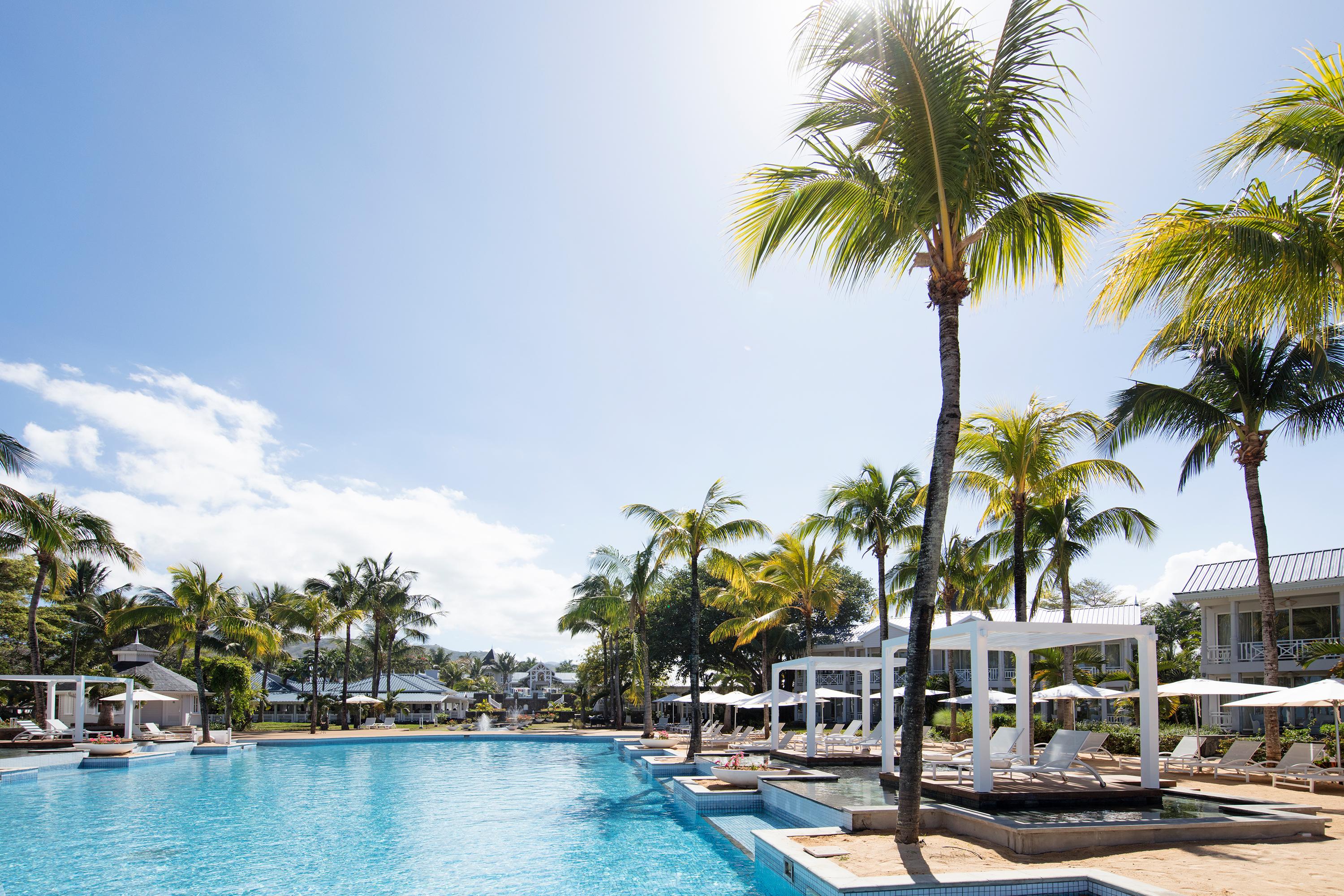 Heritage Le Telfair Golf & Wellness Resort Bel Ombre Bagian luar foto The pool at the Sheraton Resort Fiji