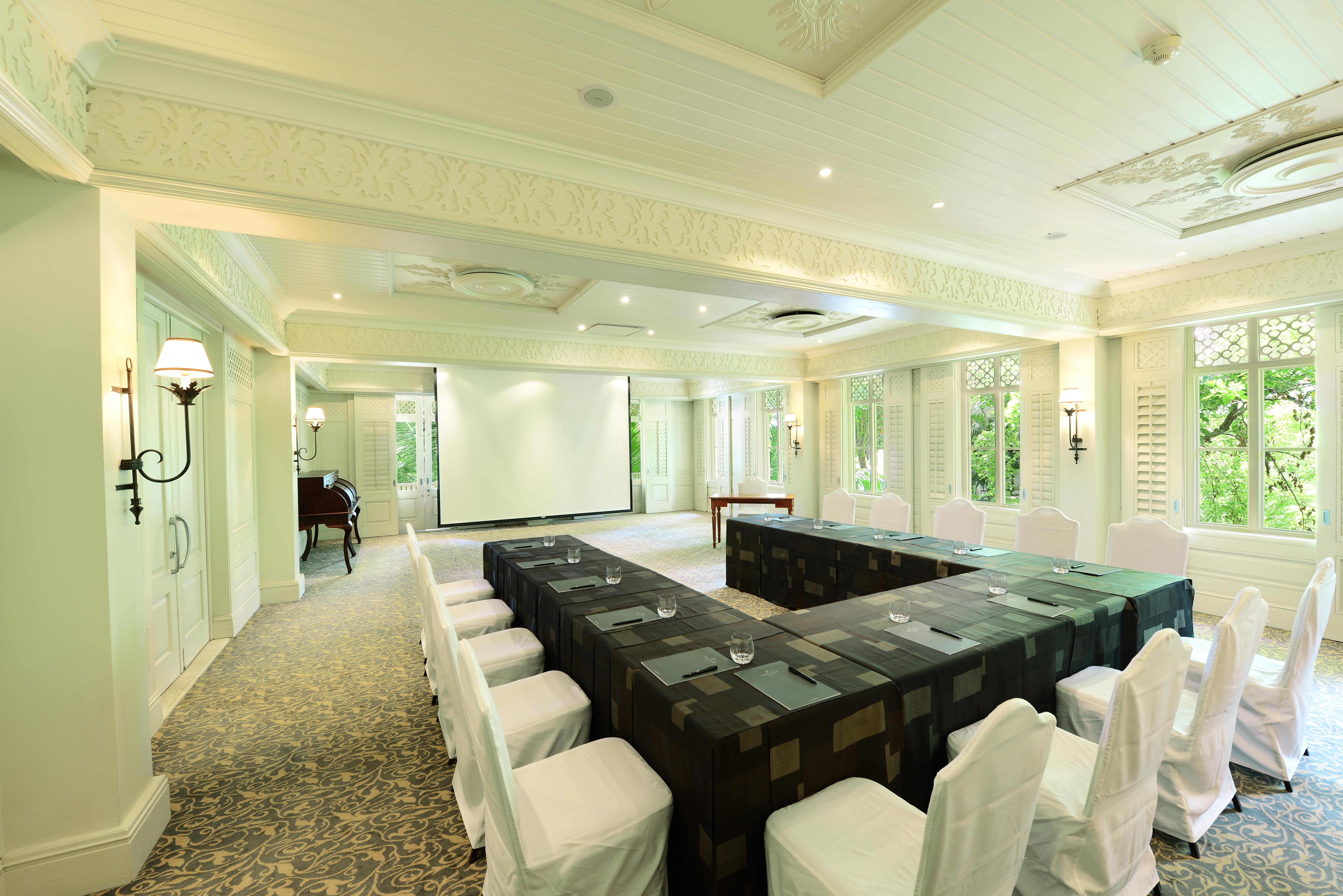Heritage Le Telfair Golf & Wellness Resort Bel Ombre Bagian luar foto The meeting room