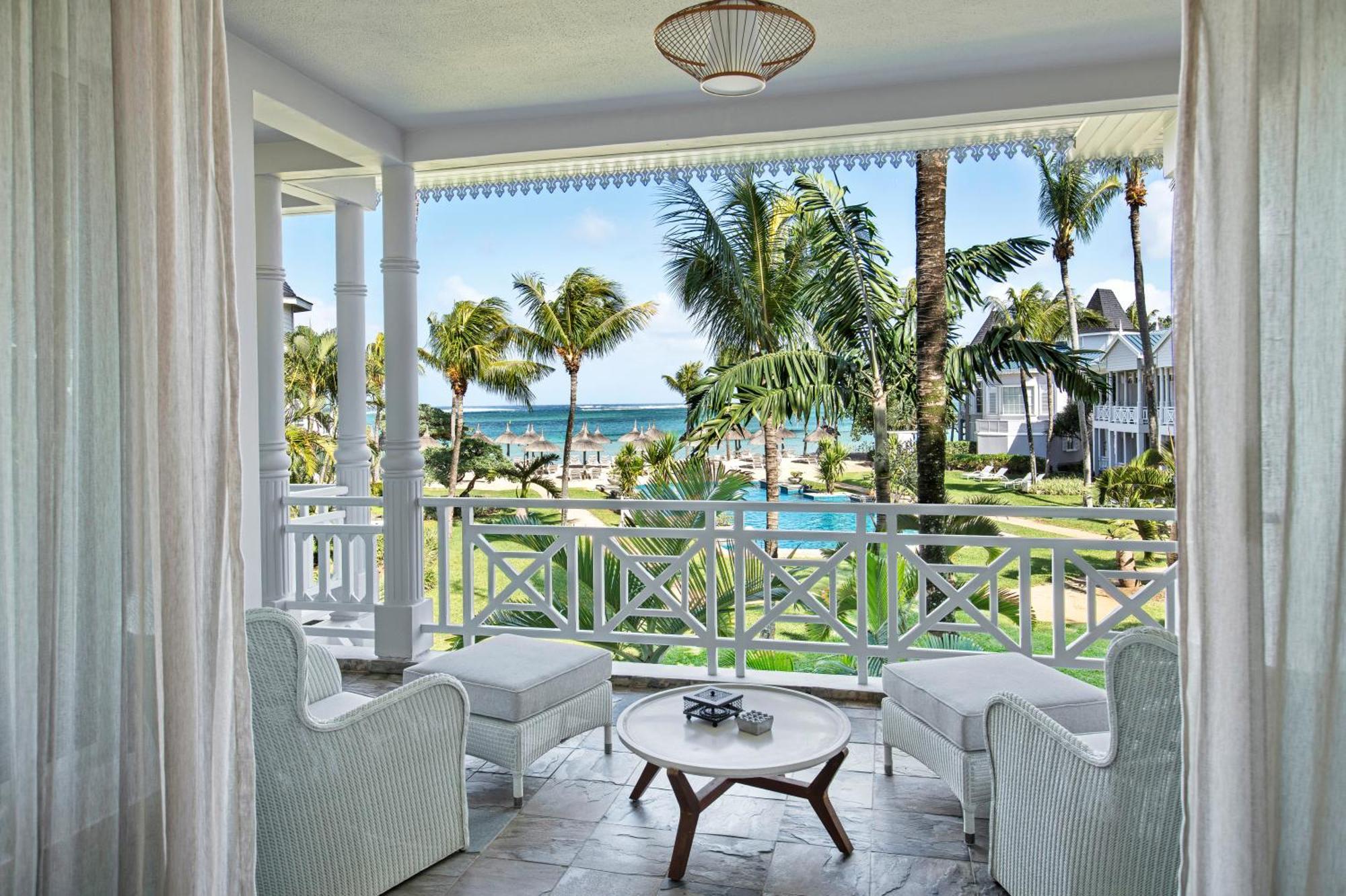 Heritage Le Telfair Golf & Wellness Resort Bel Ombre Ruang foto View from a suite at Sandals Royal Plantation